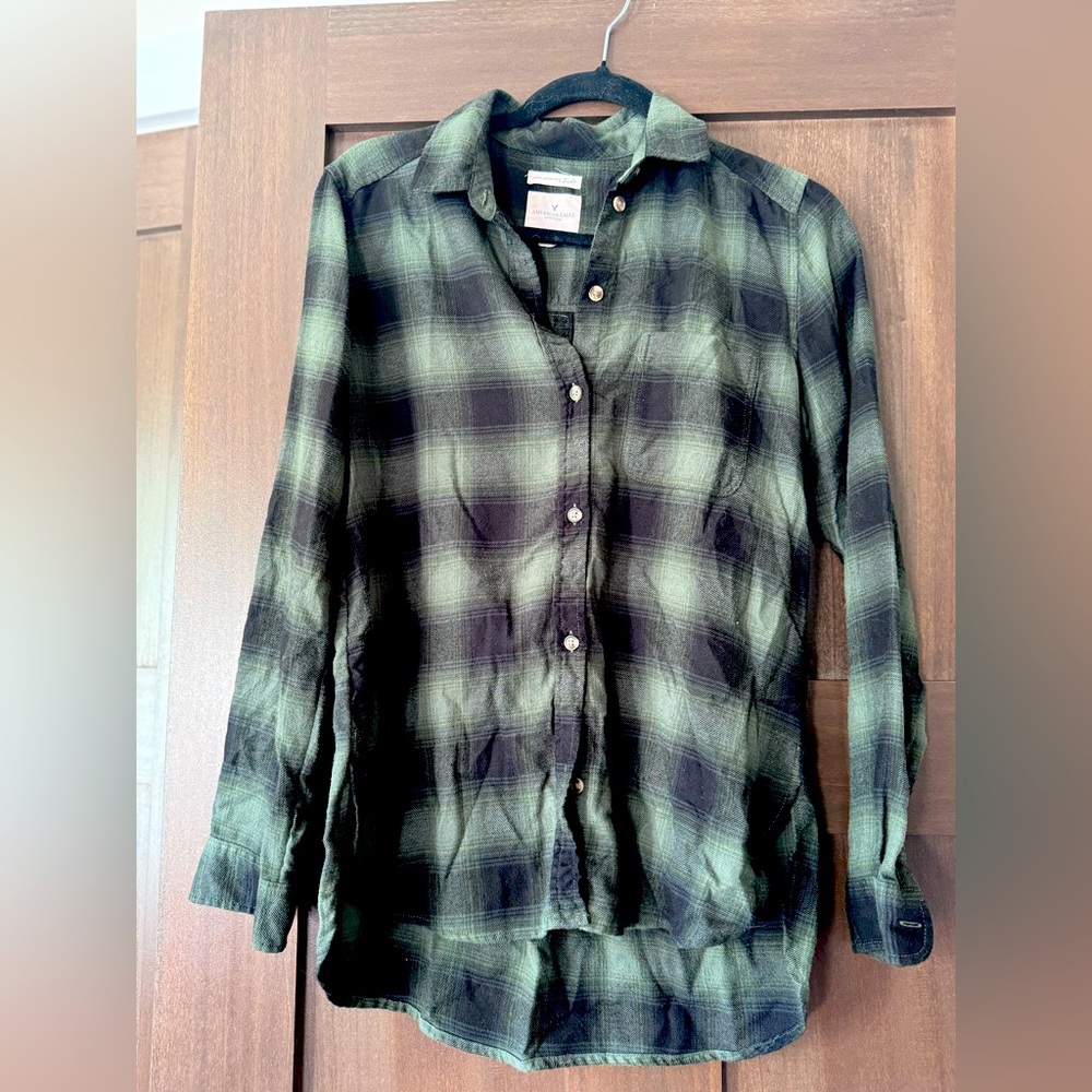 Women's plaid long sleeve shirt